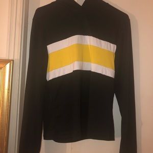 black white & yellow long sleeve top!